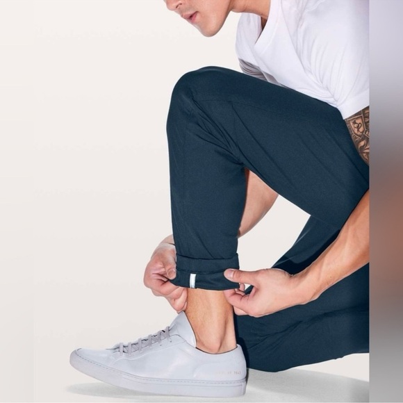 Lululemon Men's Commission Pant Slim True Navy Sz 34 - Picture 3 of 12